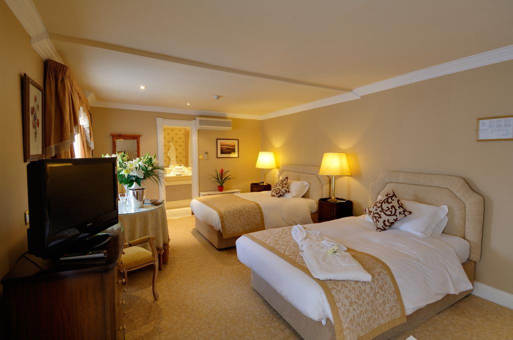 Killarney Royal Hotel Room photo